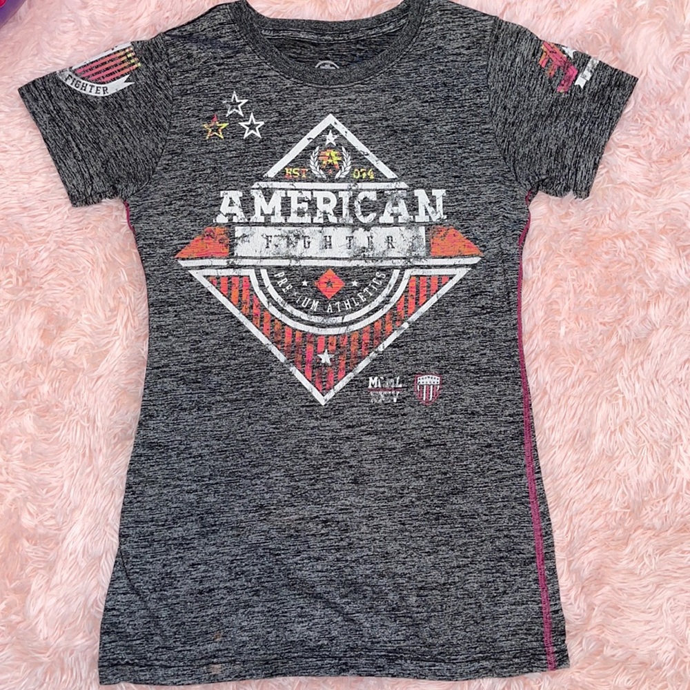 American Fighter, Round Neck, great condition